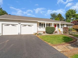 364 Oak Grove Rd, Pittstown, NJ 08867