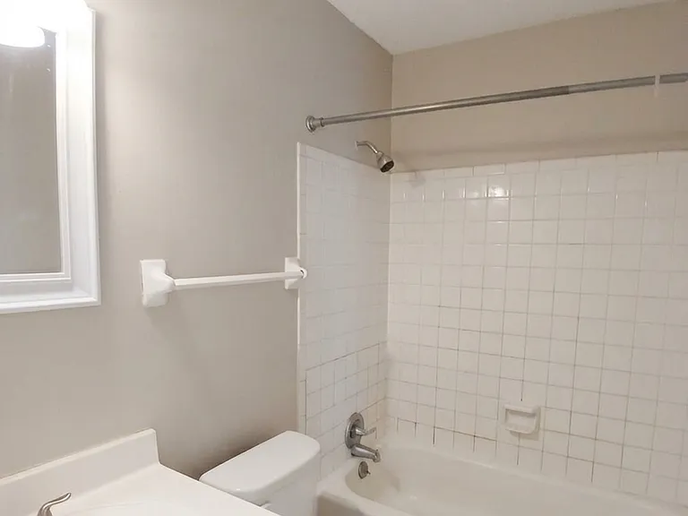 4407 Howardcrest Dr — Photo 10