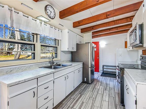 3rd image of 2436 Trelawn St