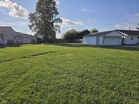 2nd image of 21 Mohawk Ct