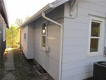 3rd image of 52 S 18th St