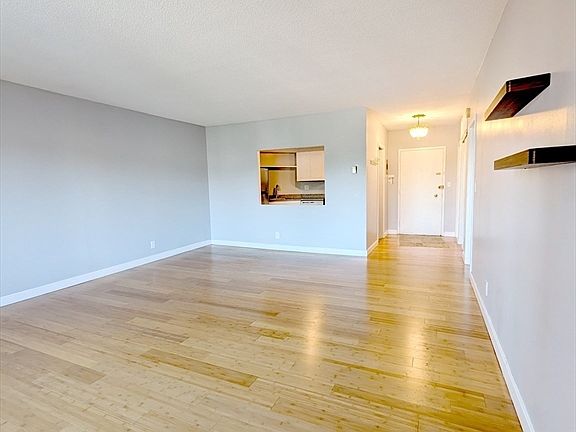 2nd image of 22 Chestnut Pl APT 306