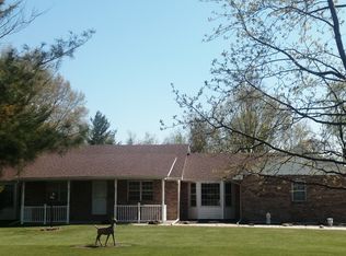 731 E Us Highway 40, Troy, IL 62294