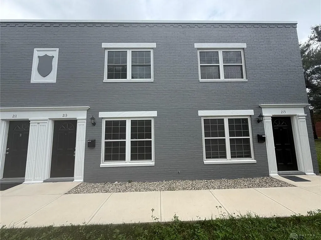 2 bed, 1.0 bath, $895 — Photo 1