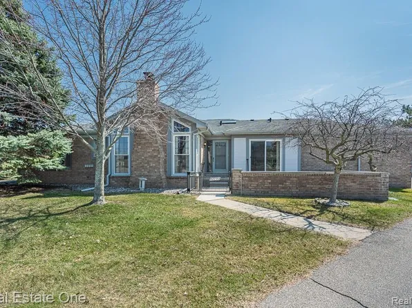 48790 Mill Bank Ct, Shelby Township, MI 48315