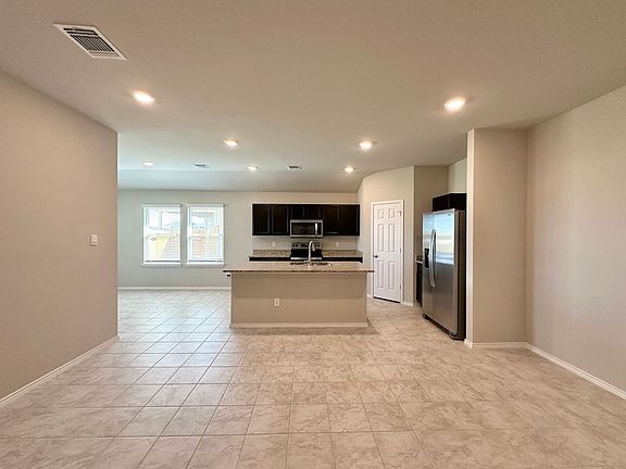 3rd image of 1210 Prairie Clover Dr