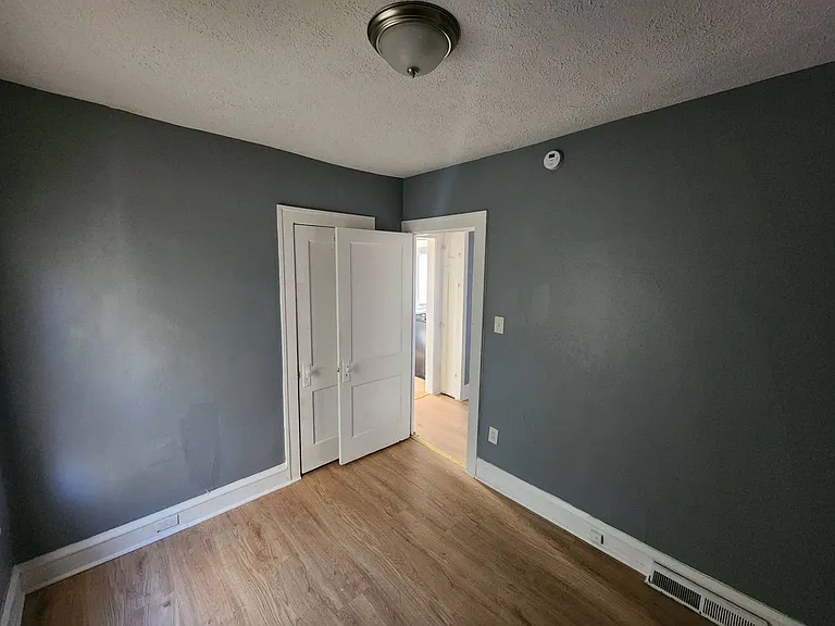 13617 Glenside Rd — Photo 35