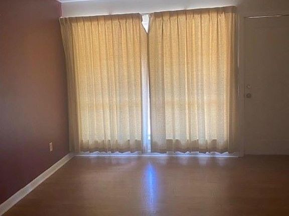 2nd image of 11 Holly Ln