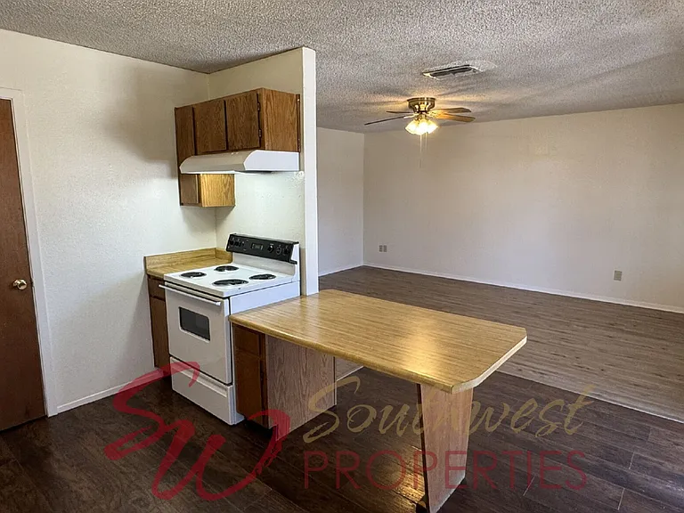 1387 W McNeill St #7 — Photo 4