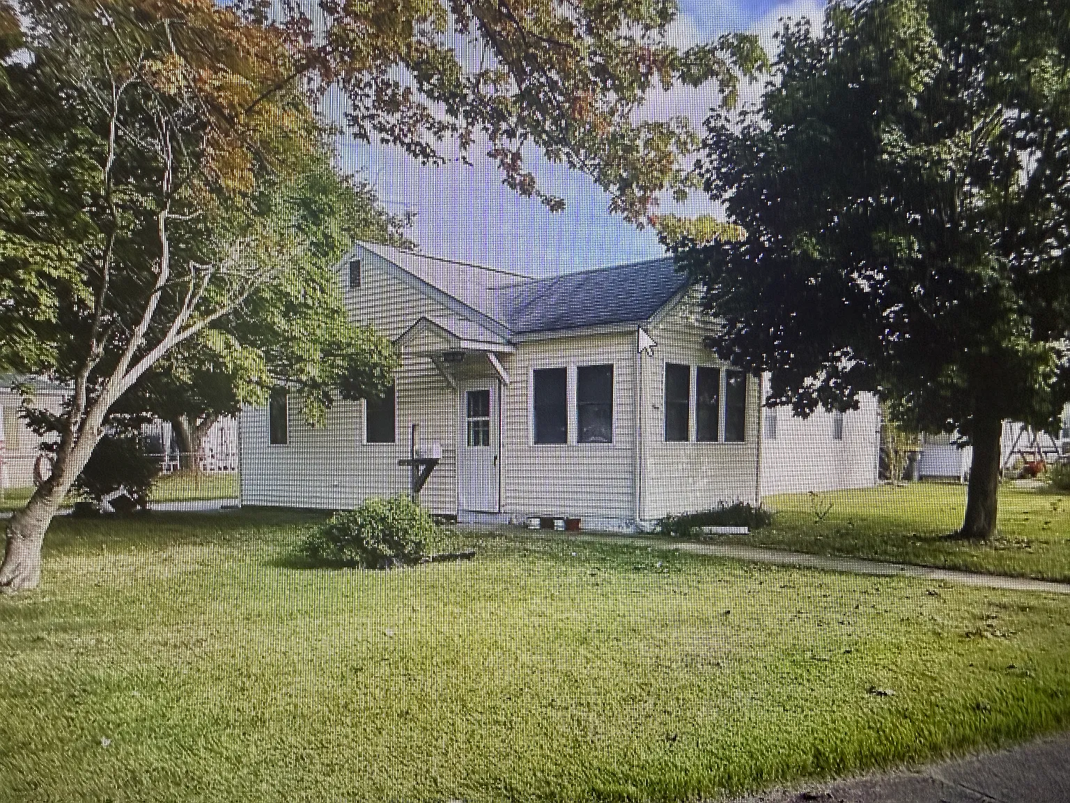3 bed, 1125 sqft, $2,085 — Photo 1