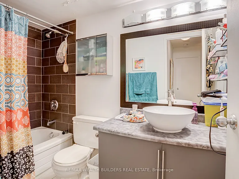 633 Bay St #803 — Photo 33