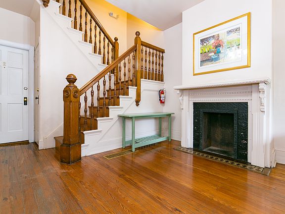 4th image of 1305 W 13th St APT 2