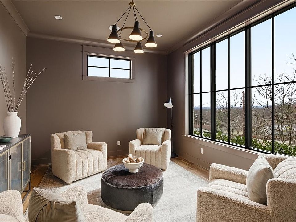 43rd image of 818 Brentview Dr