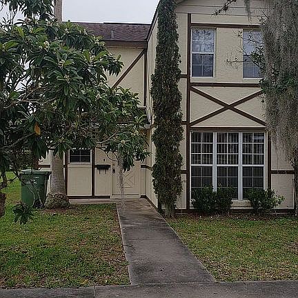 2nd image of 615 W Oak Terrace Dr