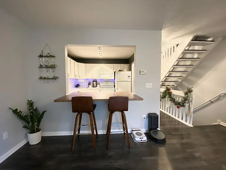 1035 Meadow Run — Photo 1