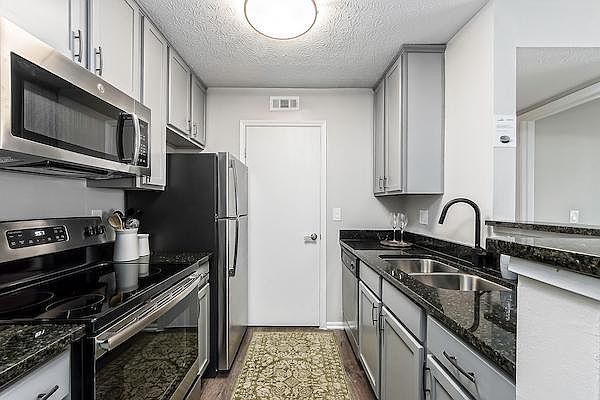 1st image of 8966 Oak Village Blvd