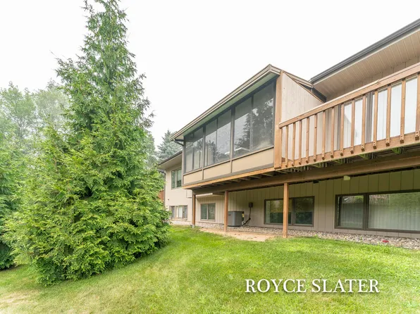 2682 Limestone Ln NE #23, Grand Rapids, MI 49525