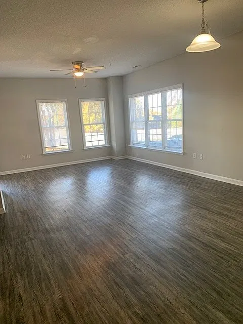 2 bed, 1000 sqft, $1,515 — Photo 3