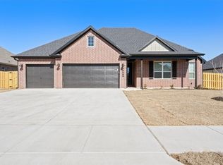 886 Budrio Ave, Springdale, AR 72762