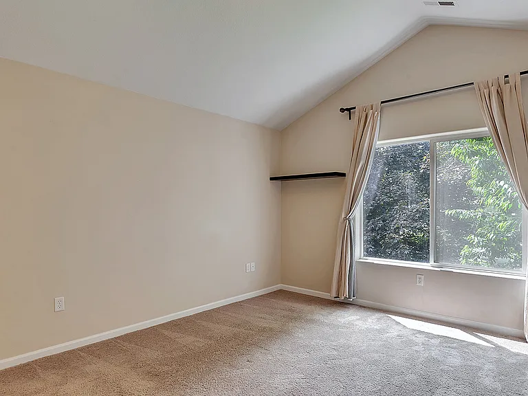 9817 N Clarendon Ave — Photo 9