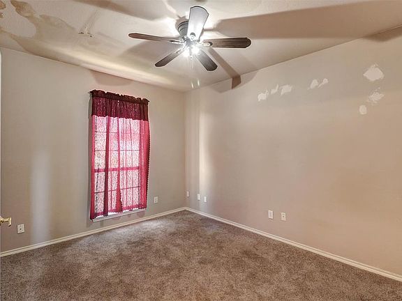 4th image of 2319 Denham Dr