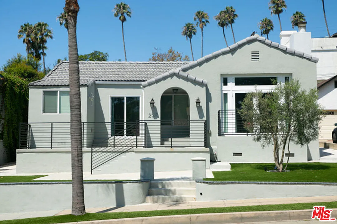 3 bed, 2.0 bath, 2146 sqft, $6,500 — Photo 1