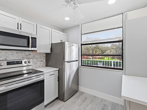 4th image of 1717 Whitehall Drive #205