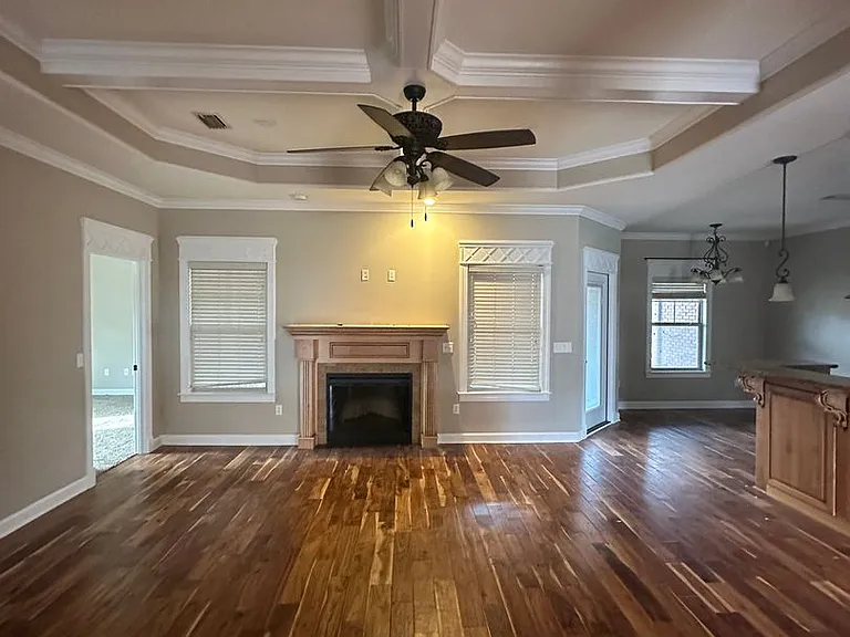 115 Hayley Dr — Photo 9