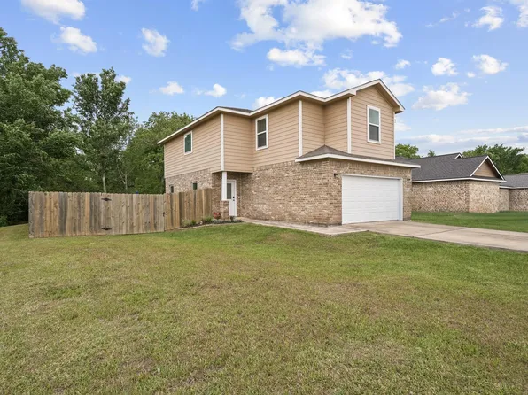6101 Fox Ridge Dr, Angleton, TX 77515