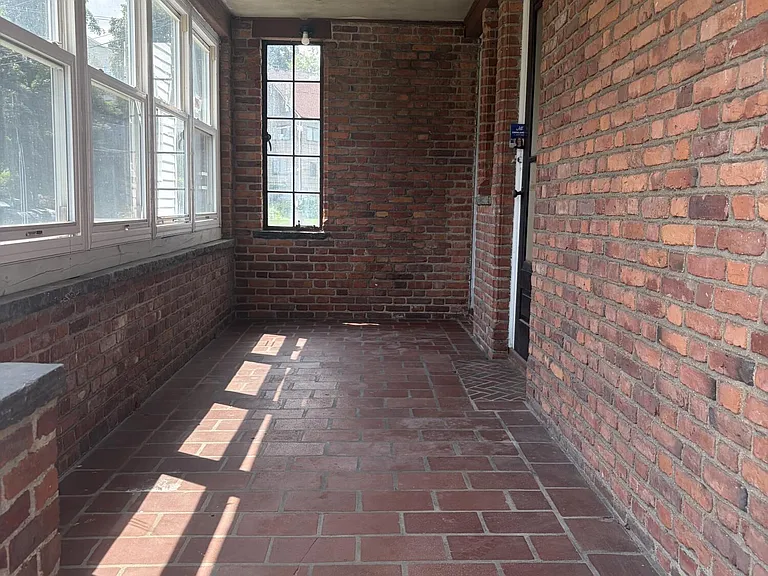 104 Hamilton Ave #1B — Photo 2