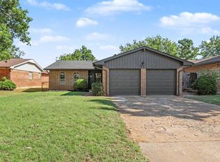 5829 Norman Rd, Warr Acres, OK 73122