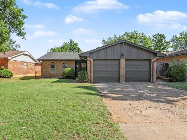5829 Norman Rd, Warr Acres, OK 73122