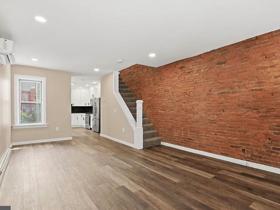 834 Lake St