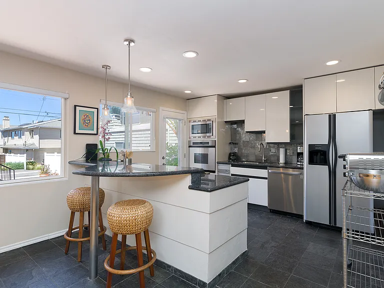 2480 Newport Ave — Photo 20