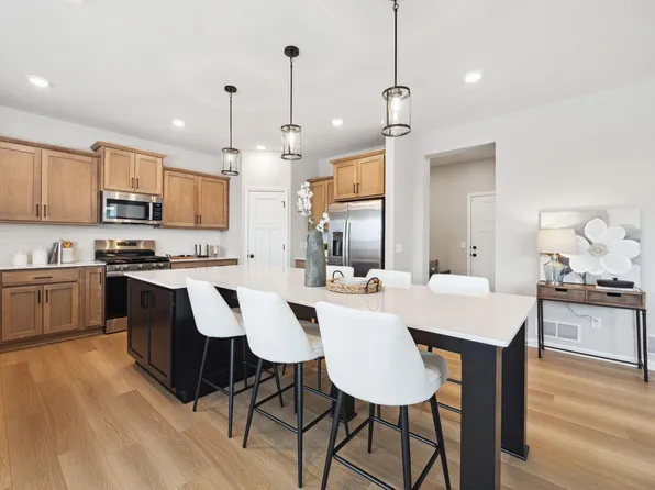 10700 Harbor Ln N, Maple Grove, MN 55369