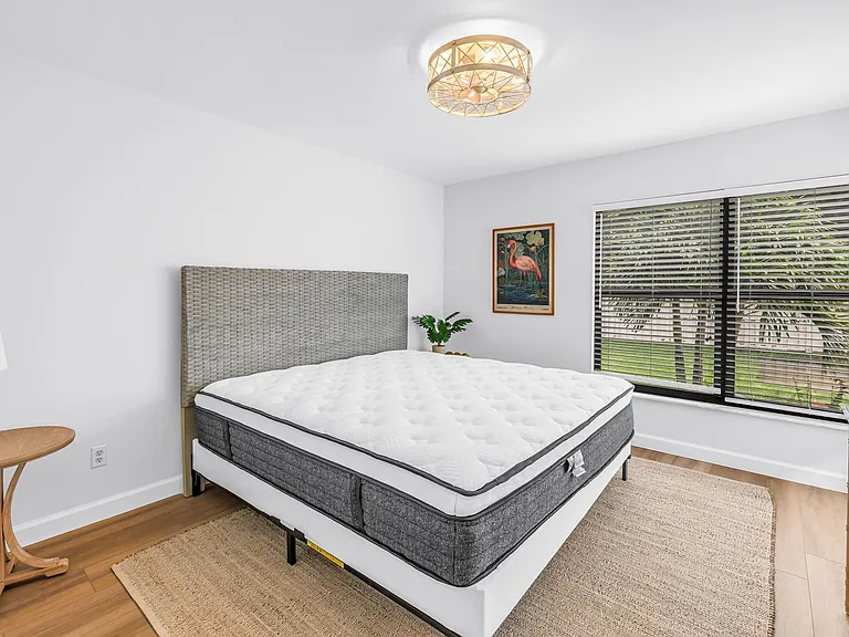 956 San Carlos Ct NE — Photo 30