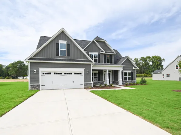 100 Abingdon Farms Dr, Selma, NC 27576