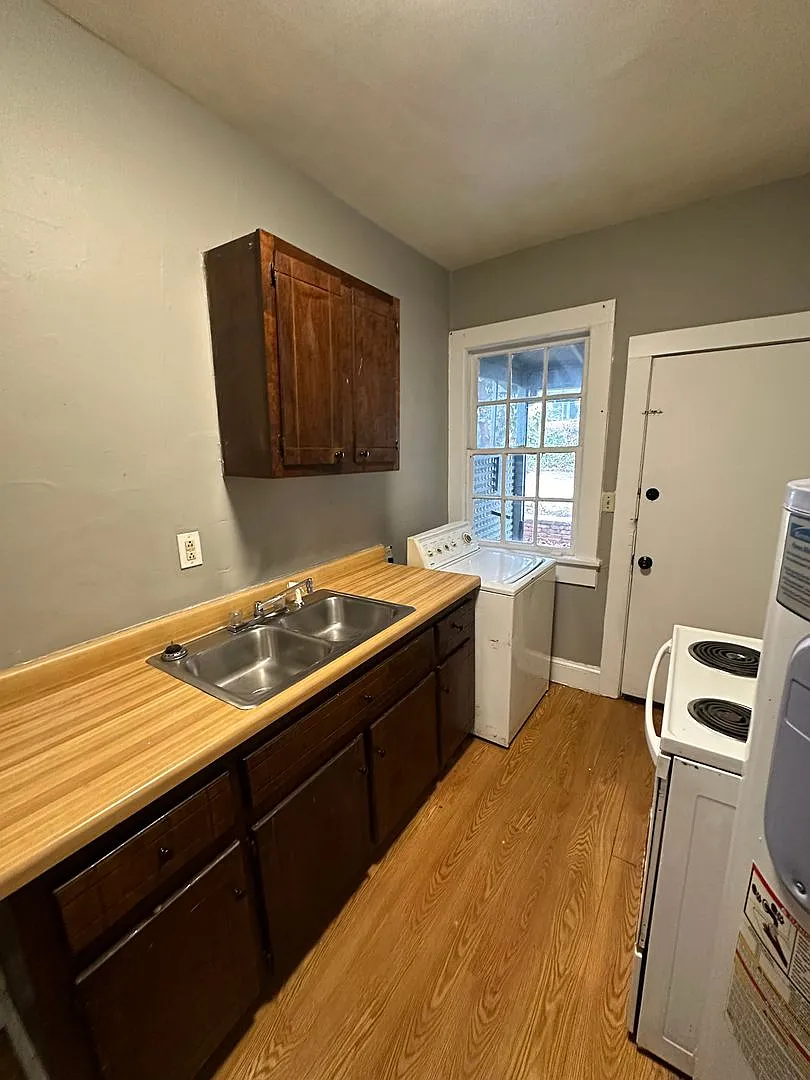 403 South Broad Street — Photo 3