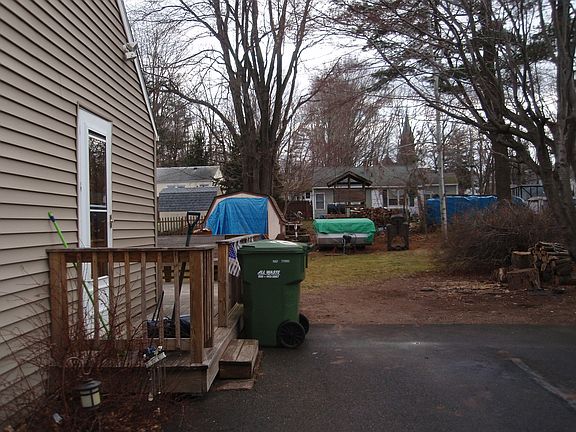 SIDE WITH DRIVEWAY