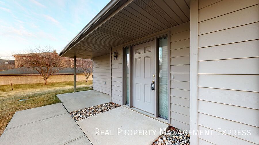 1st image of 5200 S Baneberry Ave
