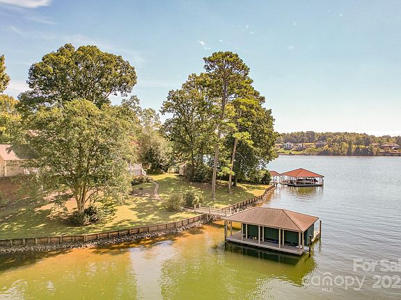 4th image of 54 Cove Crest Dr
