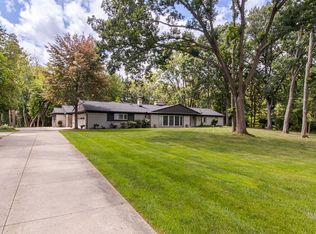 1170 Lenox Rd, Bloomfield Hills, MI 48304