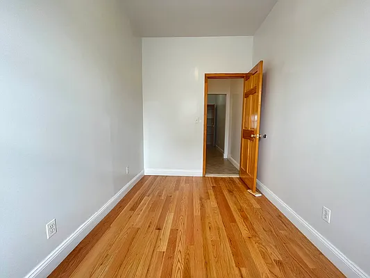 Rented by Modern Spaces | media 8