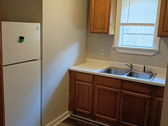 4th image of 3028 2nd St #D