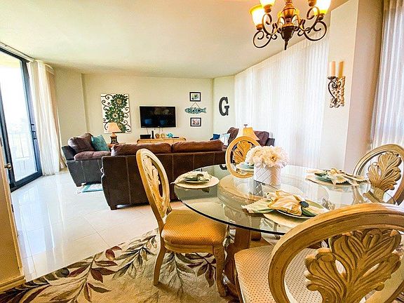 5th image of 334 Padre Blvd #400