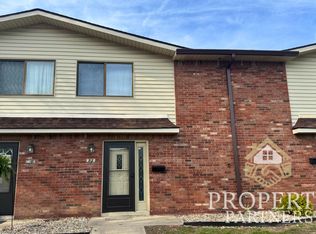 92 Greenwood Trl N, Greenwood, IN 46142