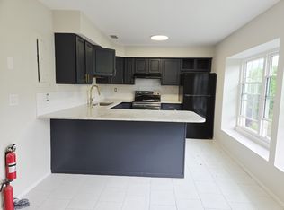 543 Windsor Dr #543, Palisades Park, NJ 07650