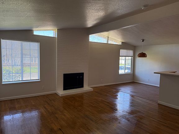 4th image of 4804 Saint Lynn Ln