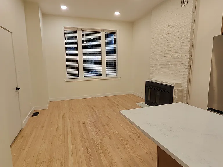 2132 W Potomac Ave #1 — Photo 6