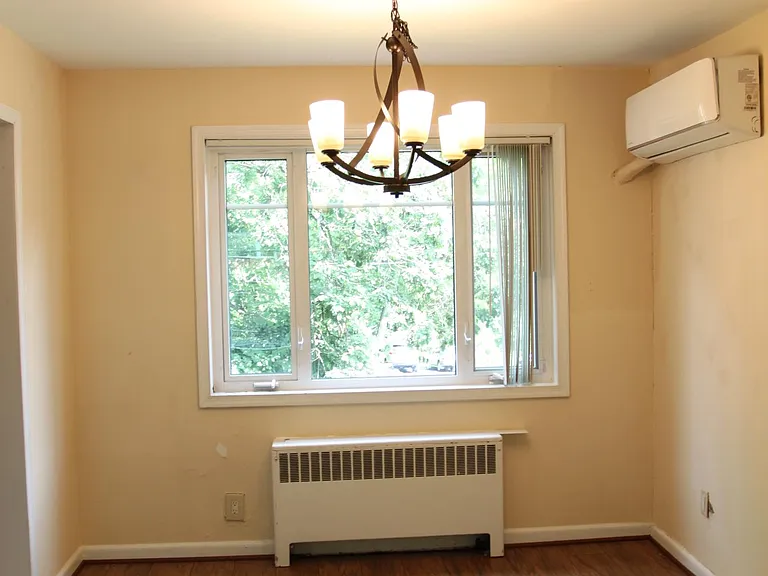 10417 Montrose Ave #202 — Photo 3